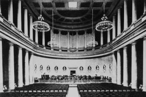 Der Konzertsaal Odeon in München 1910